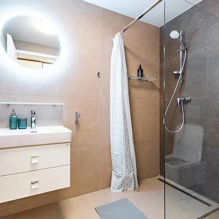 Breezy & Fresh Emerald - Garage & Balcony Apartament *