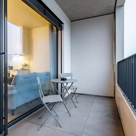 Breezy & Fresh Emerald - Garage & Balcony Pressburg