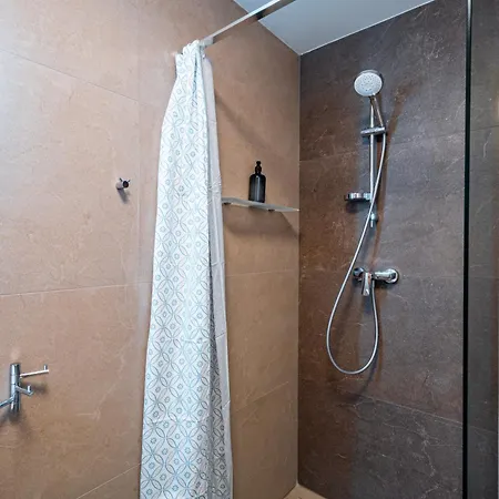 Apartamento Breezy & Fresh Emerald - Garage & Balcony *