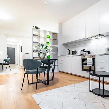Breezy & Fresh Emerald - Garage & Balcony Apartment Bratislava