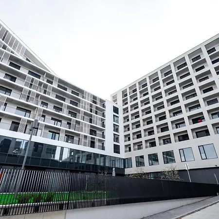 Apartment Breezy & Fresh Emerald - Garage & Balcony *