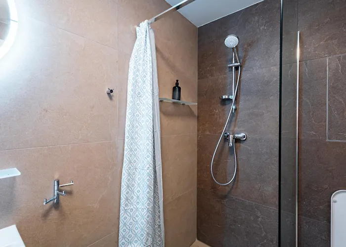 Apartamento Breezy & Fresh Emerald - Garage & Balcony *