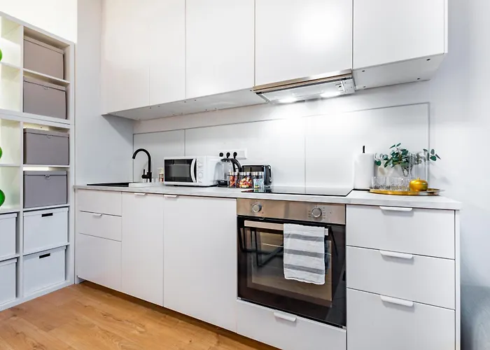 Apartamento Breezy & Fresh Emerald - Garage & Balcony *