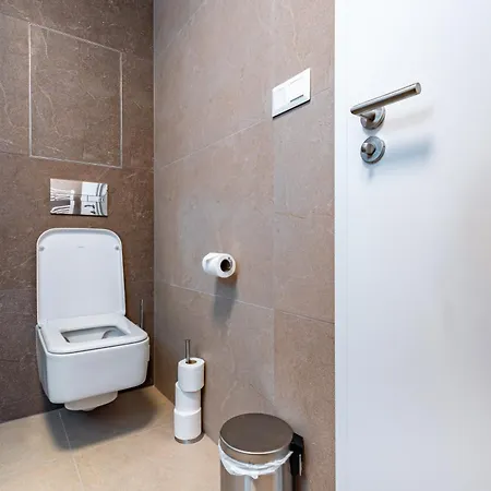 Appartamento Breezy & Fresh Emerald - Garage & Balcony Bratislava