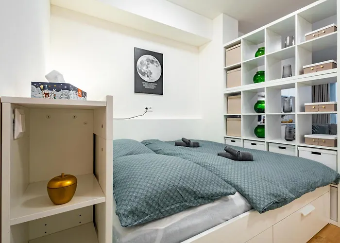 Breezy & Fresh Emerald - Garage & Balcony Appartamento Bratislava