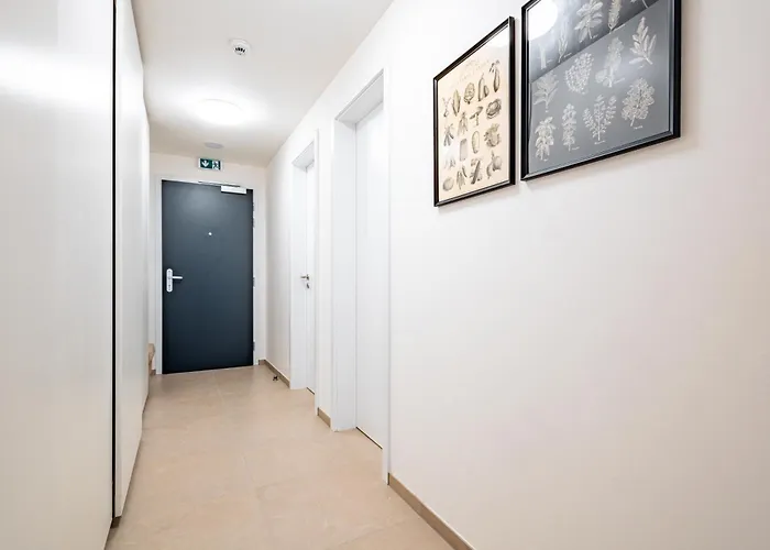 Breezy & Fresh Emerald - Garage & Balcony Appartamento Bratislava